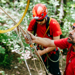 LOW ANGLE ROPE RESCUE (NON-NFPA)
